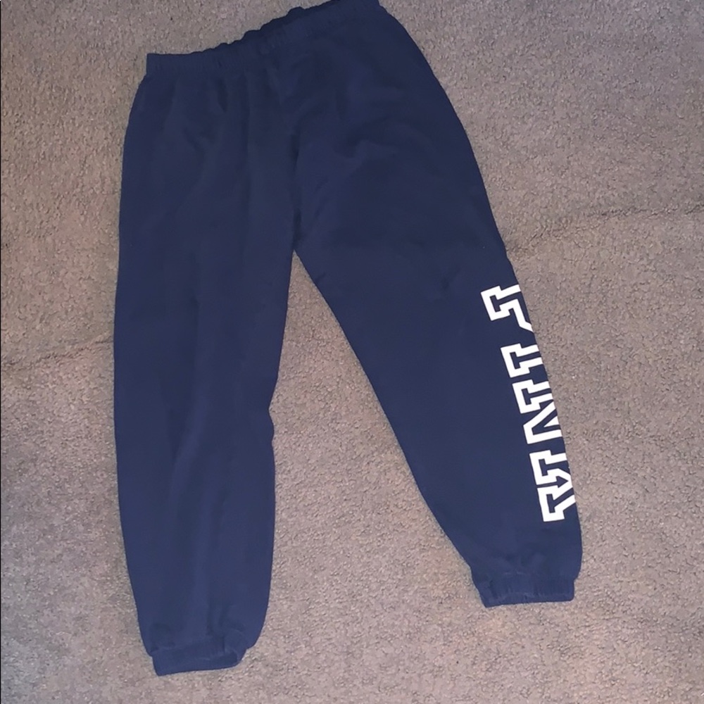 VICTORIAS SECRET PINK SWEATPANTS 💙